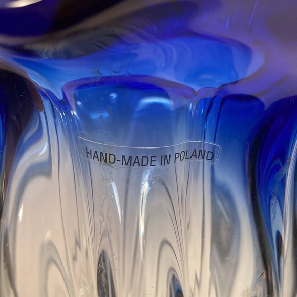 Handmade in Poland Clear Blue Petal Twisted Heavy Vase - Picture 6 of 7